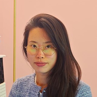 Ying Zhang Giroud, traductrice-interprète assermentée près la Cour d’appel de Riom